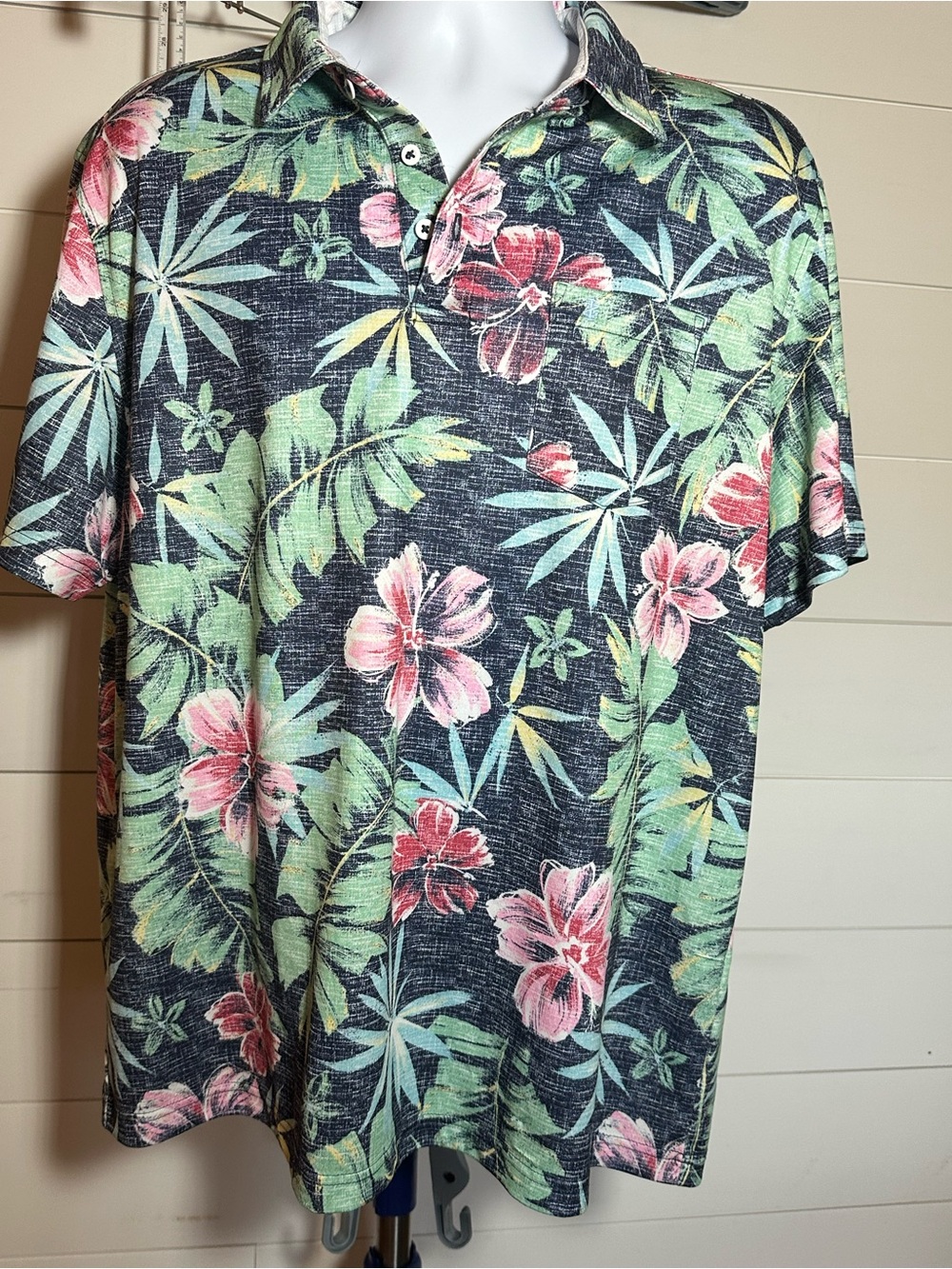 #194 Men's Floral Print Polo Shirt in Black and Green